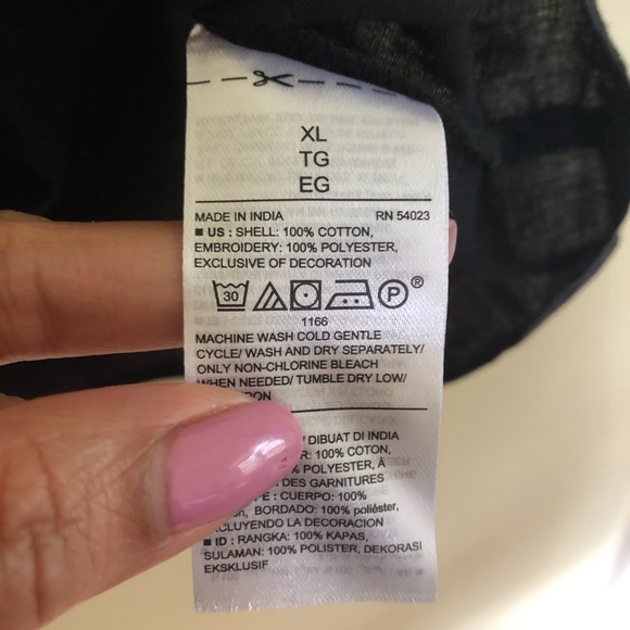 Old Navy Embroidered Off Shoulder Blouse - Picture 5 of 5